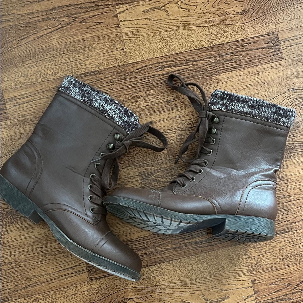 Brown boots Jeliana  (knitted top ) size 8